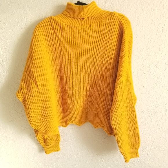 Yellow Cropped Sweater - Picture 2 of 3